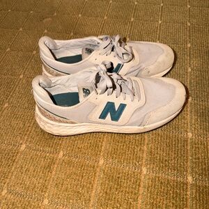 {New Balance}